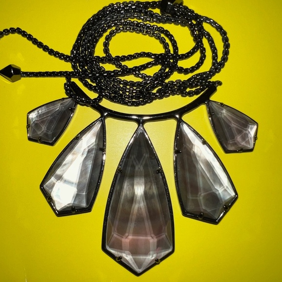 KENDRA SCOTT Rhyan Gunmetal Adjustable Necklace With Black Mother Of Pearl NEW - Picture 4 of 4